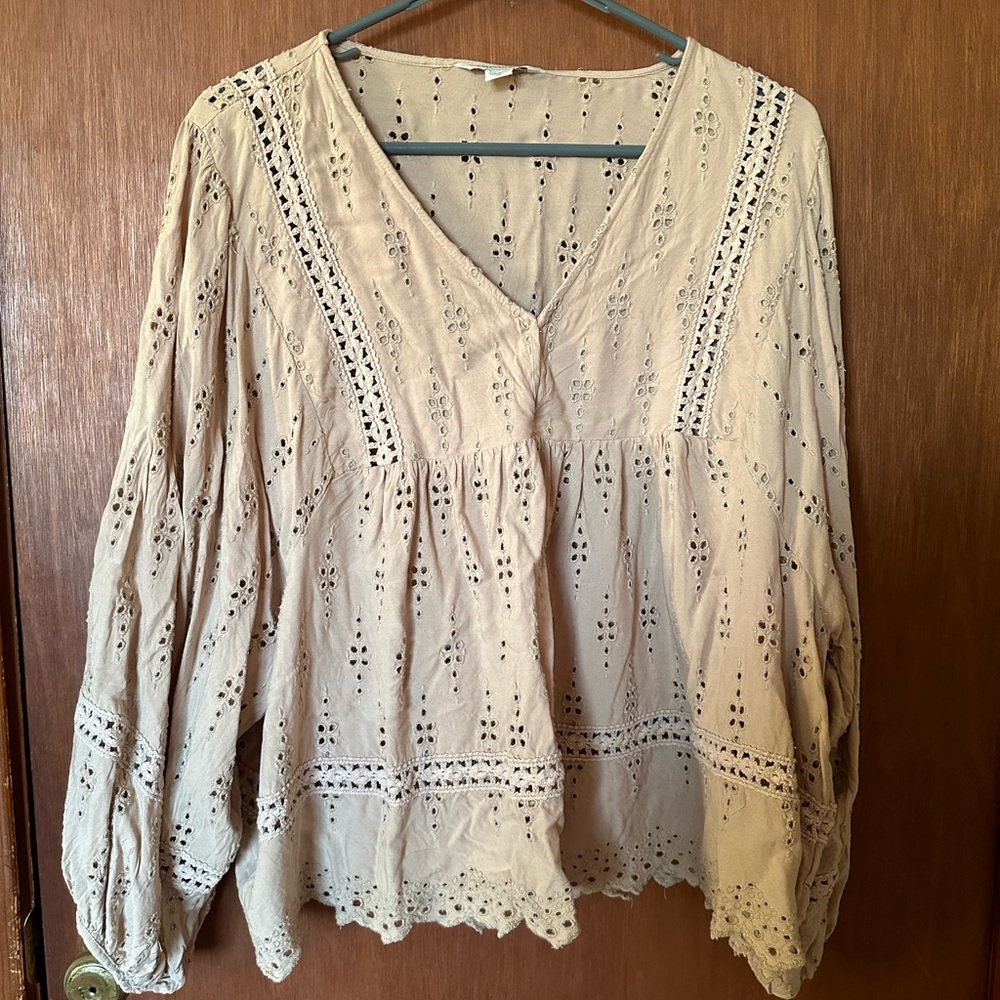 Women’s American Eagle Eyelet Top